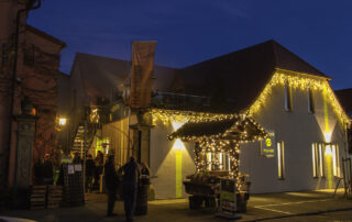 Vinothek Fischer in weihnachtlichem Glanz