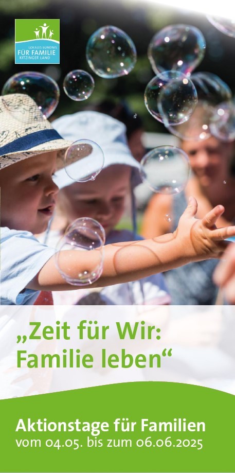 Titelbild Flyer Aktionstage für Familien mit spielenden Kindern